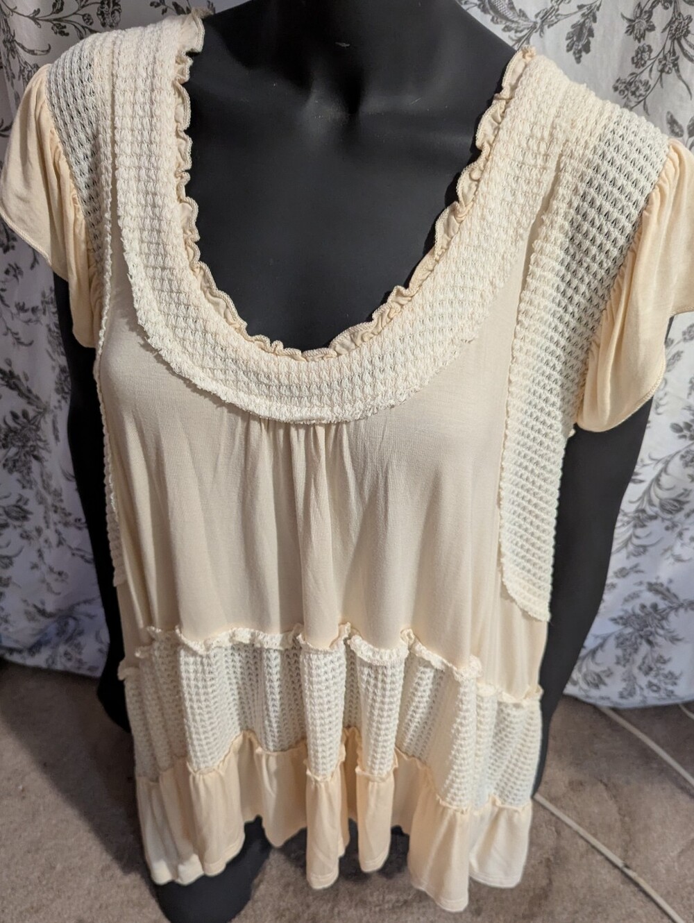 POL Cream with white Crochet Panels Peplum Top